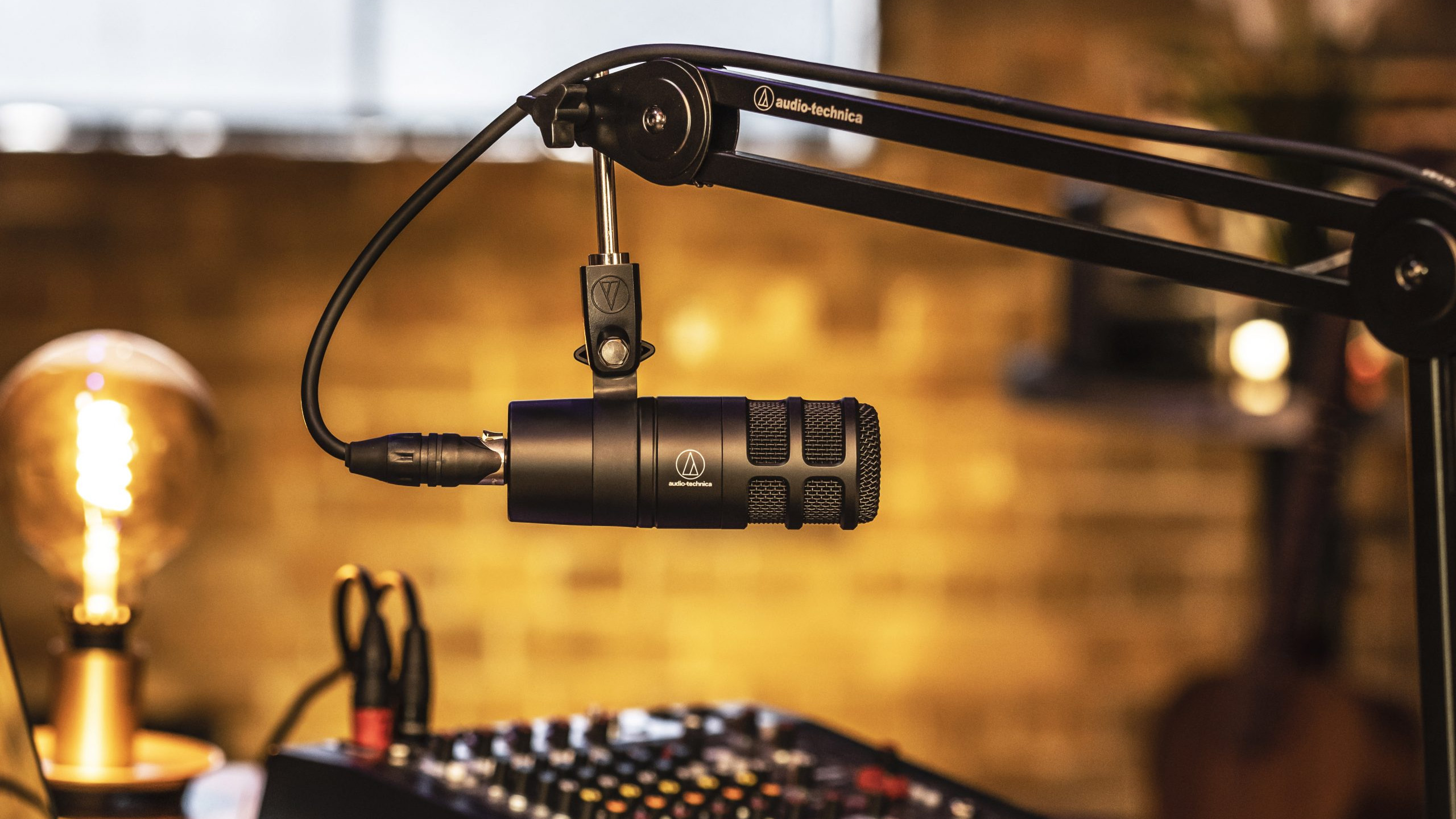 Audio-Technica AT240